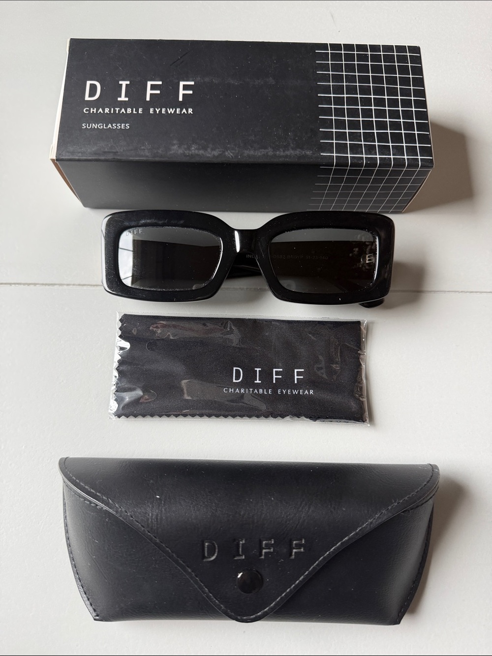 DIFF Rectangular Sungalsses for Women